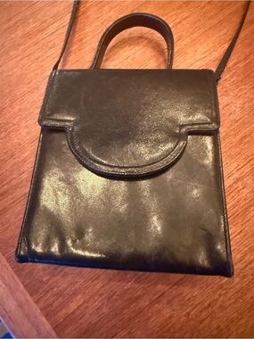 Leather Crossbody Bag - Classic Women's Handbag